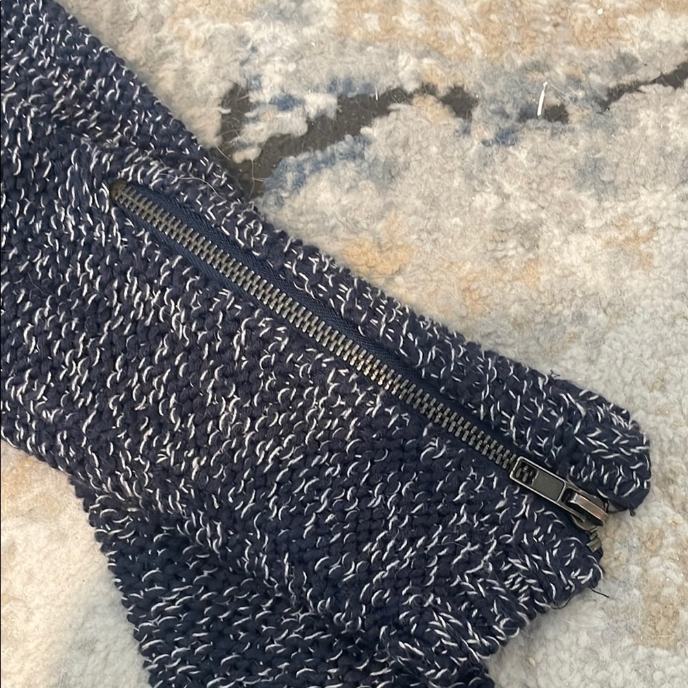 Design lab sweater - Picture 9 of 9